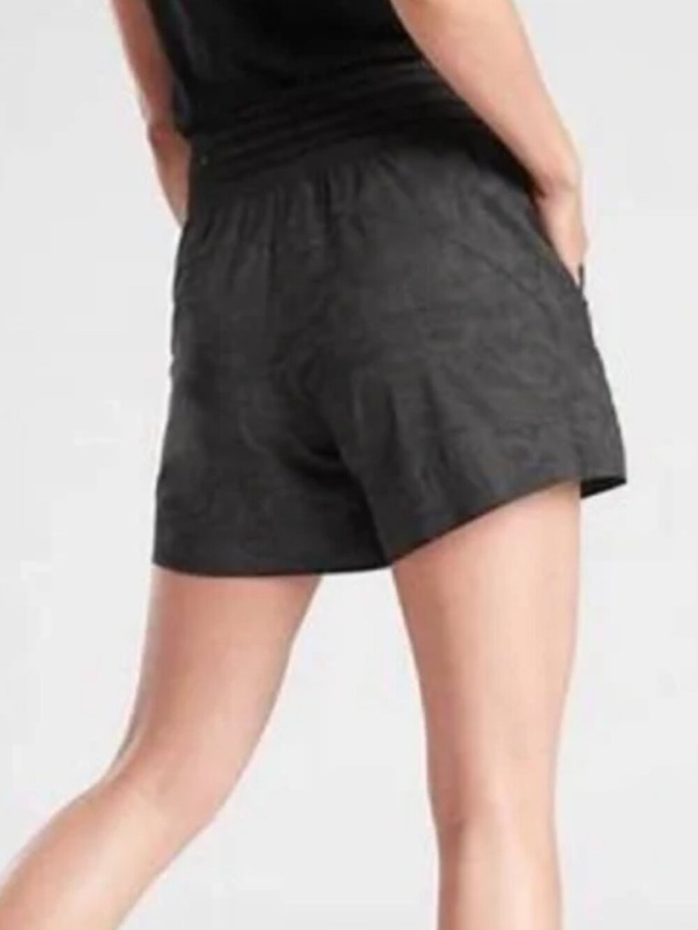 Athleta Camden Printed Short Women's Size 16 Black Gray - Picture 2 of 6